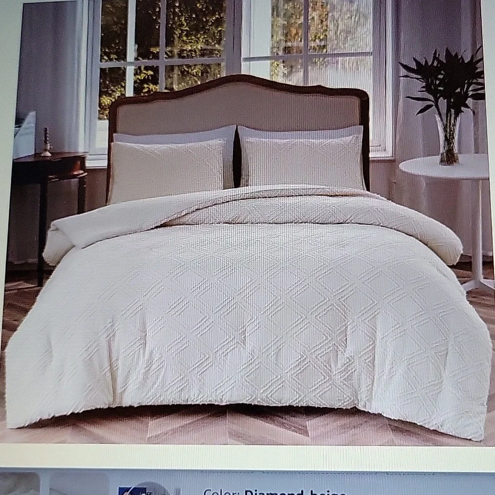 Sleepbella King 3piece comforter set beige Diamond Tufted design soft fluffy New